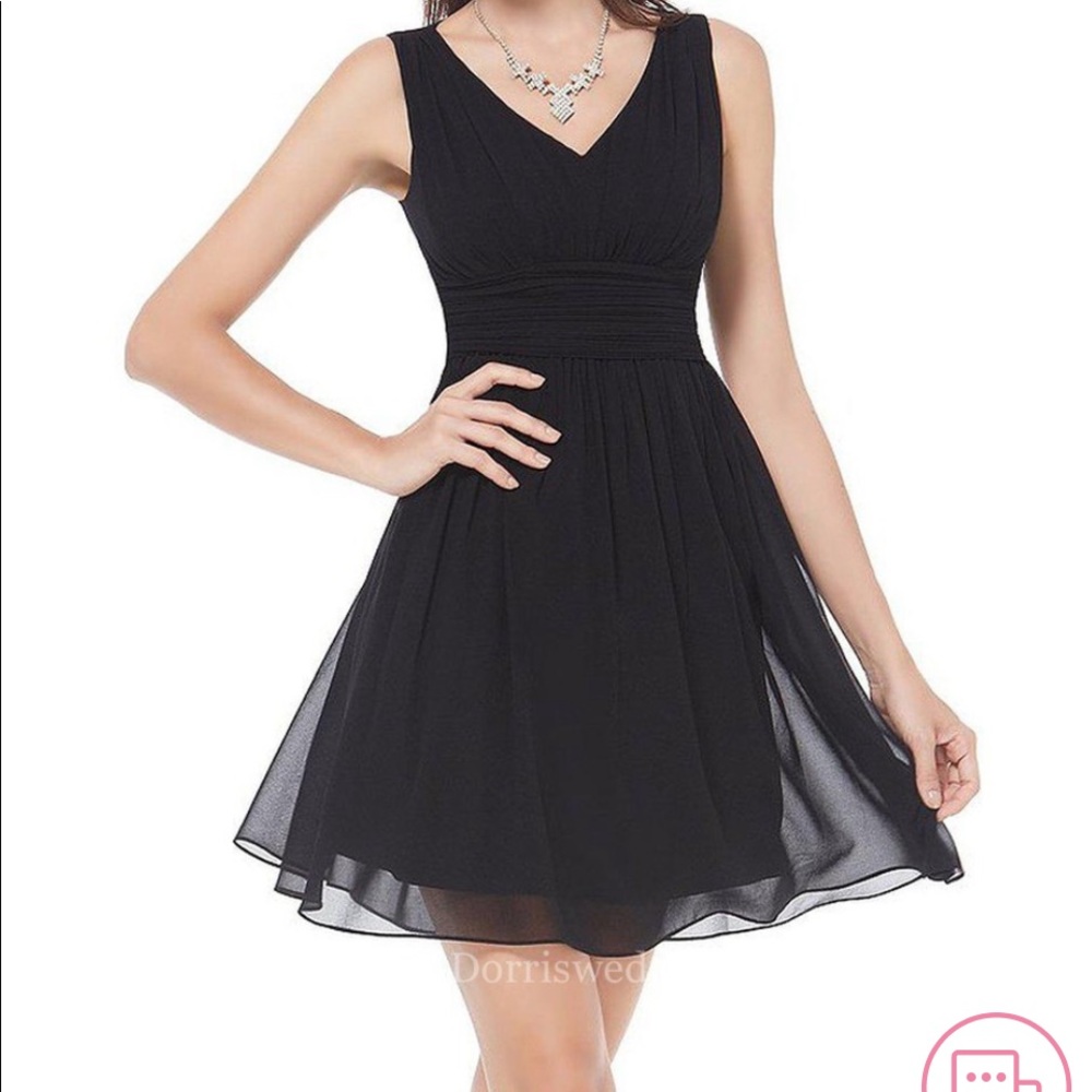 Black Mingda’s sleeveless dress